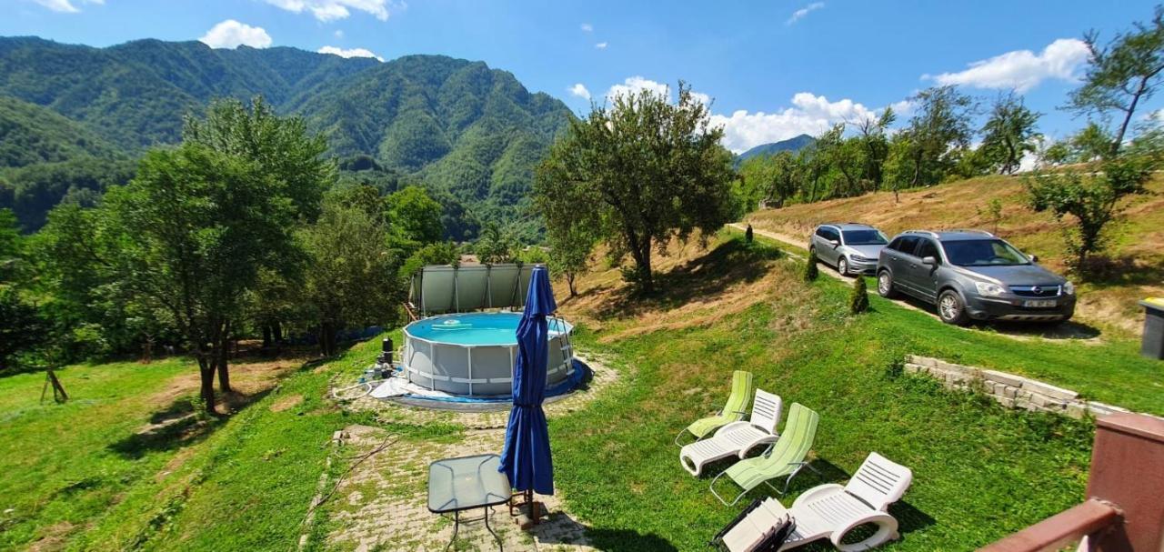 Casa Colt De Rai Villa Brezoi Exterior photo